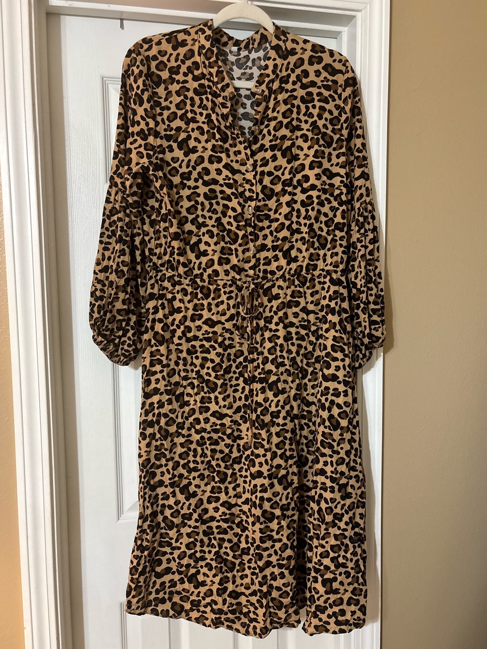 Leopard Print V-Neck Midi Dress - Tan/Black